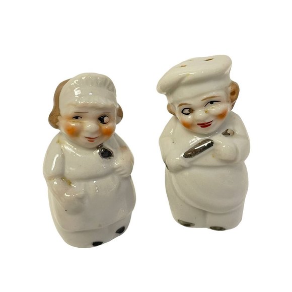 Vintage Bakers Chef Salt & Pepper Shakers Ceramic Japan Hand Painted 2.5" - 3"H - Picture 1 of 9